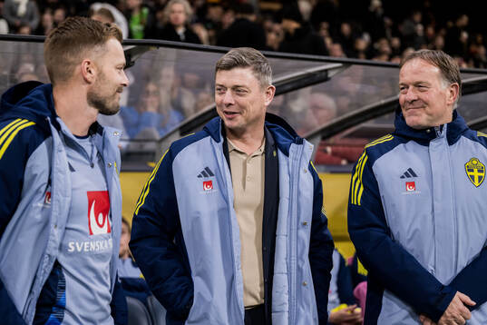 Assistant coach Sebastian Larsson, head coach Jon Dahl