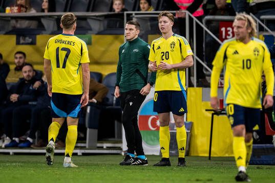 Viktor Gyökeres and Nils Zätterström of Sweden
