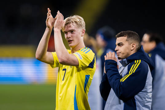 Lucas Bergvall and Yasin Ayari of Sweden