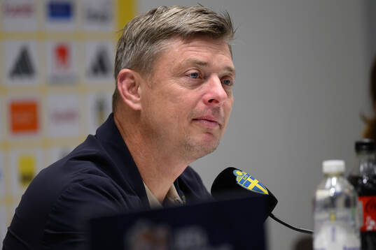 Head coach Jon Dahl Tomasson of Sweden