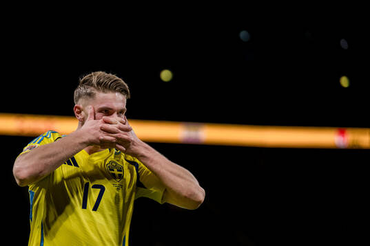Viktor Gyökeres of Sweden celebrate the 5-0 goal