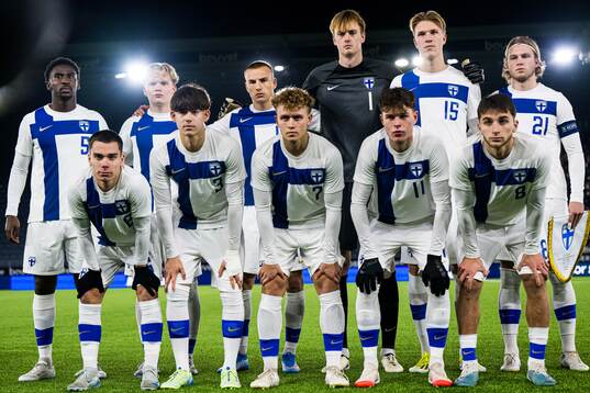 The starting eleven of Finland, from the top left; Tony