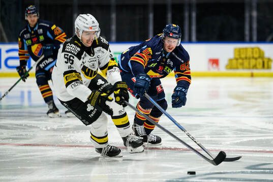 Västerås Albert Lyckåsen och Djurgårdens Colby Sissons
