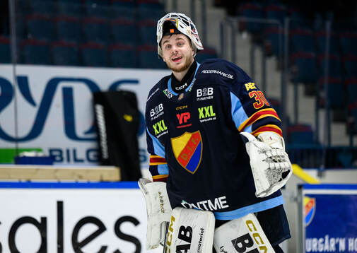 Djurgårdens målvakt Hugo Hävelid jublar