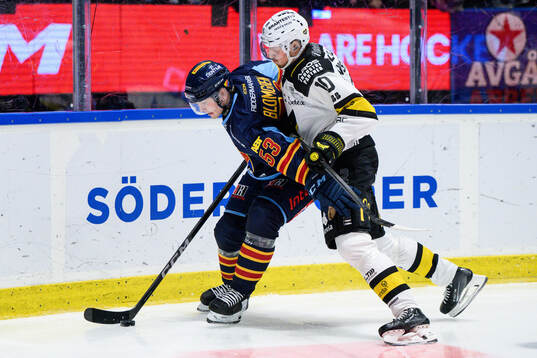 Djurgårdens David Blomgren och Västerås Jimmie Jansson