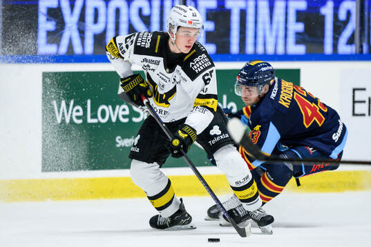 Västerås Noel Fransén och Djurgårdens Max Krogdahl