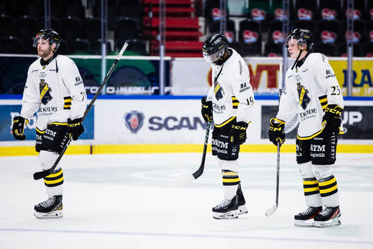 AIKs Lukas Zetterberg, Daniel Muzito Bagenda och Theo