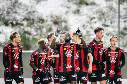 Östersunds Chrisnovic Isemoli N'sa jublar