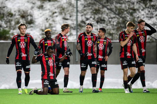 Östersunds Chrisnovic Isemoli N'sa jublar