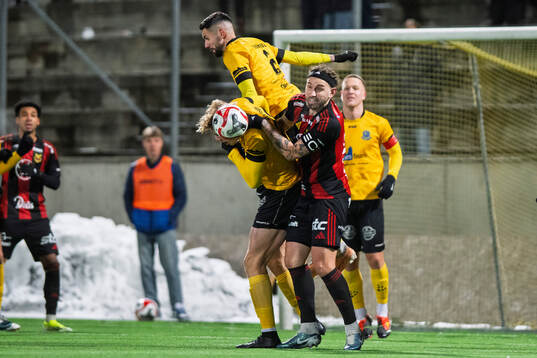 Lunds BKs William Thellsson och  Östersunds Ali Suljic