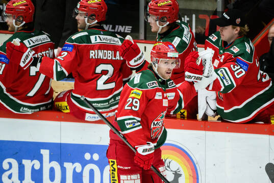 Modos Mikkel Aagaard jublar