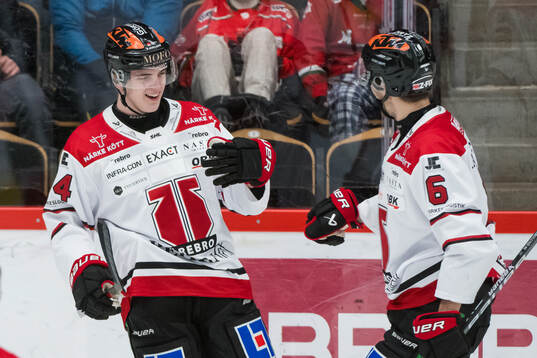 Örebros Melvin Fernström jublar