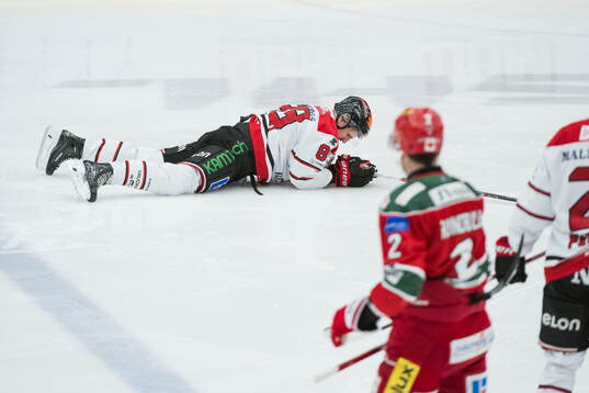 Örebros Patrik Karlkvist skadad