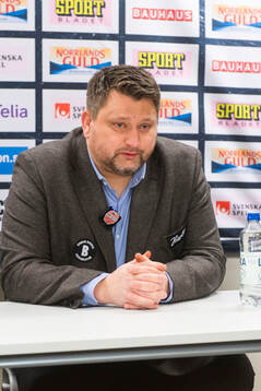 Modos tränare Mattias Karlin