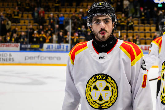 Brynäs Bobby Trivigno jublar