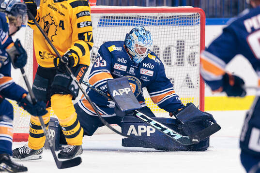 Växjös målvakt Emil Larmi