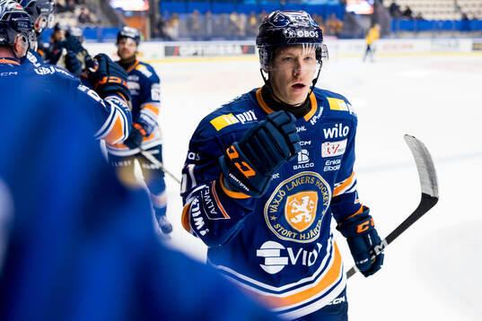 Växjös Emil Sylvegård jublar