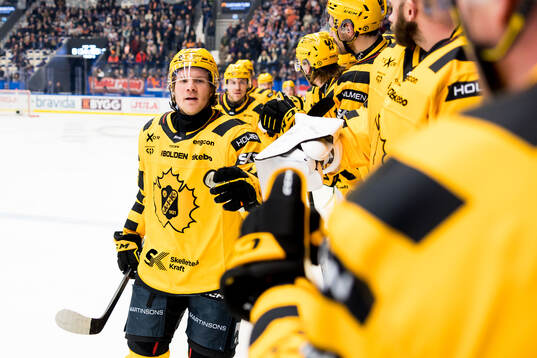 Skellefteås Anton Heikkinen jublar