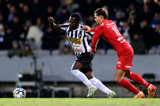 Landskronas Kofi Asare och Värnamos Michael Steinwender