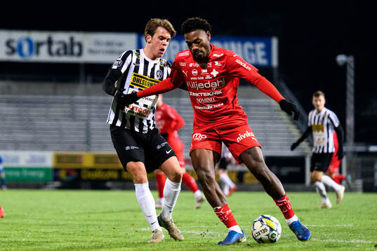 Landskronas Victor Karlsson och Värnamos Samuel Kotto