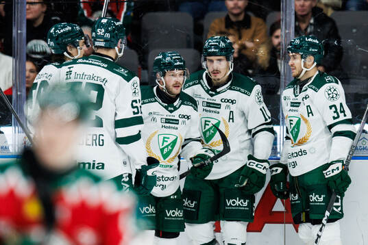 Färjestads Axel Bergkvist jublar