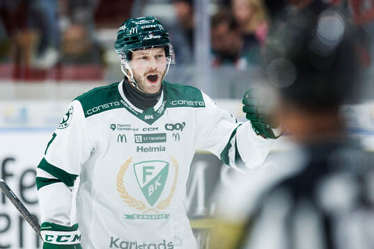 Färjestads Axel Bergkvist jublar