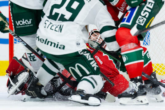 Färjestads Oskar Steen kvitterar till 2-2 på Frölundas