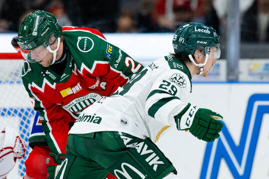 Färjestads Oskar Steen jublar