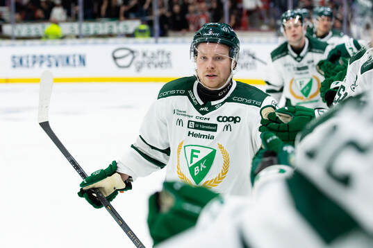 Färjestads Oskar Steen jublar
