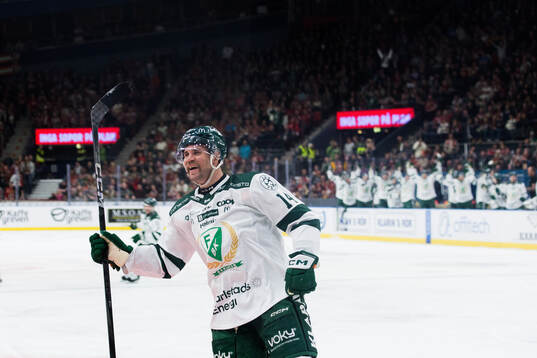 Färjestads Henrik Björklund jublar