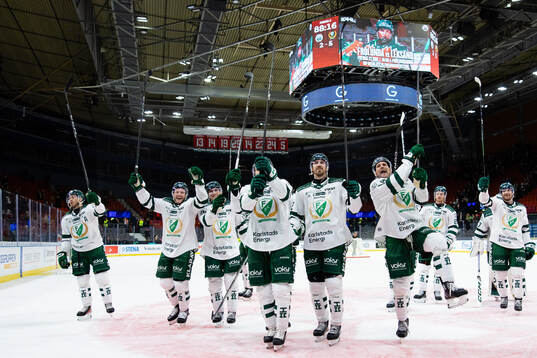 Färjestads spelare jublar