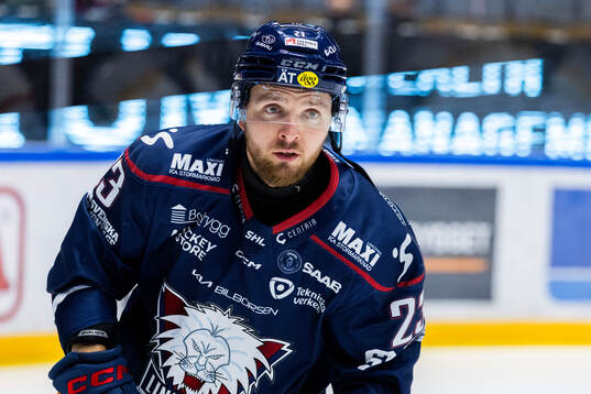 Linköpings Robin Kovacs på uppvärmningen