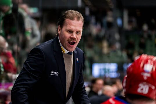 Timrås tränare Olli Jokinen jublar