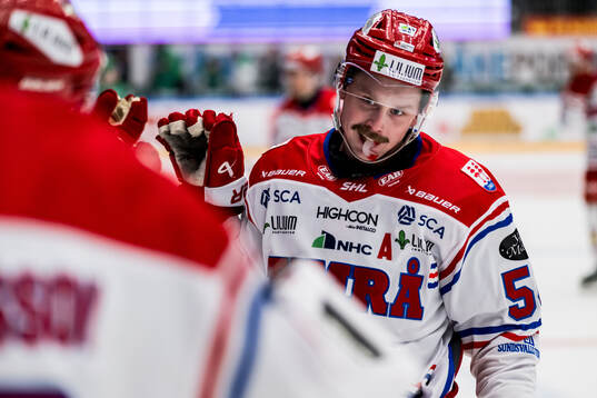 Timrås Jonathan Dahlén jublar