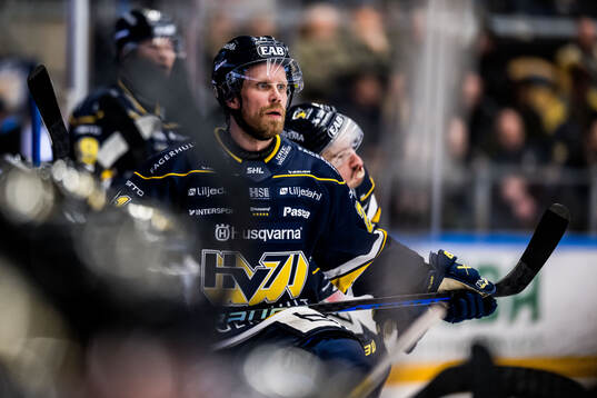 HV71s Mattias Tedenby deppar