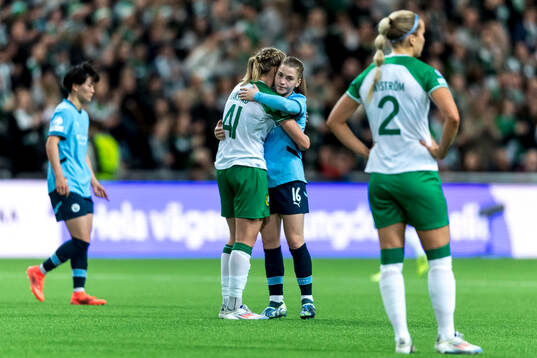 Julie Blakstad of Hammarby and Jessica Park of Manchester