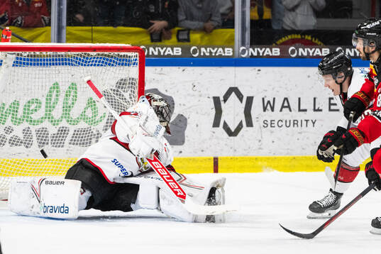 Luleås Mathias Bromé gör 1-0