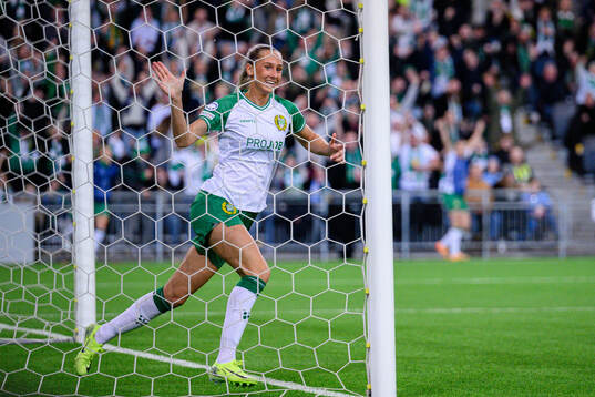 Ellen Wangerheim of Hammarby celebrates the 1-1 goal