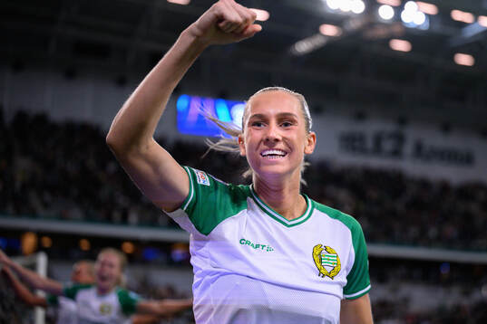 Ellen Wangerheim of Hammarby celebrates the 1-1 goal