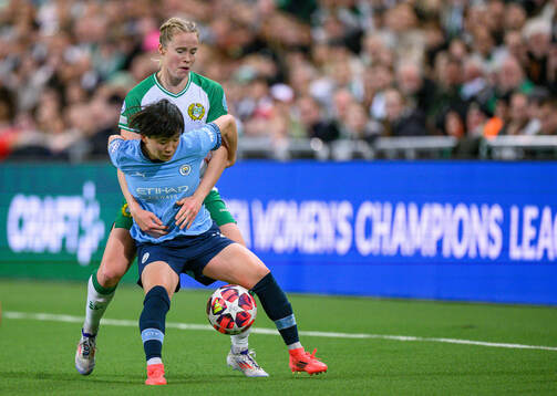 Julie Blakstad of Hammarby and Aoba Fujino of Manchester