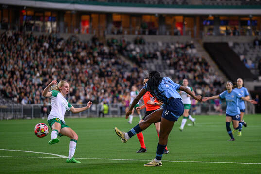 Khadija Shaw of Manchester City scores the 0-1 goal