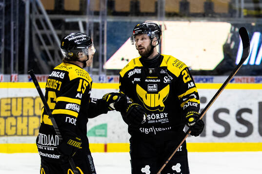 Västerås Erik Flood jublar