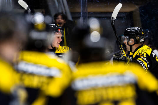 Västerås Noel Fransén (m) avgör med 3-2 i förlängning