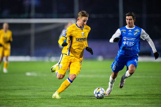 IFK Göteborgs Linus Carlstrand och Oddevolds Endrim Salihi