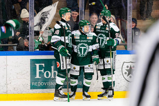 Tingsryds Linus Hedman jublar
