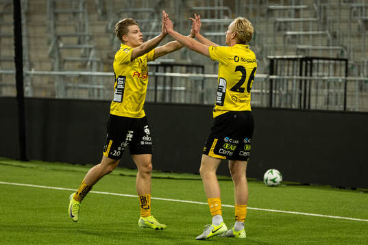 Elfsborgs Ludvig Richtnér jublar med Gottfrid Rapp
