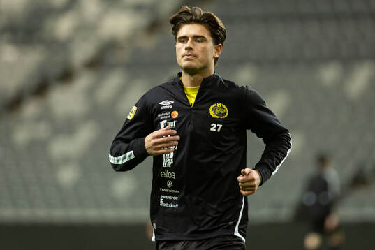 Elfsborgs Besfort Zeneli innan en träningsmatch mellan
