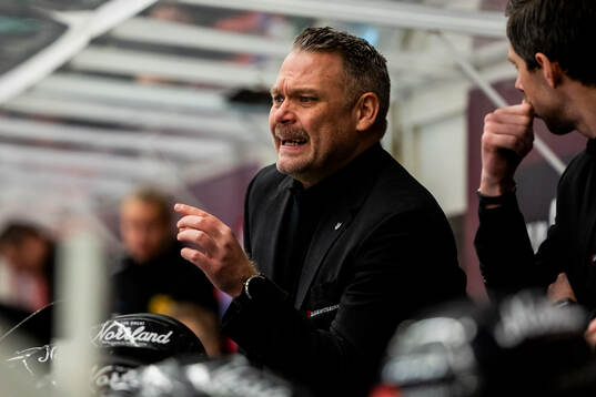 Östersunds huvudtränare Mikael Holmqvist