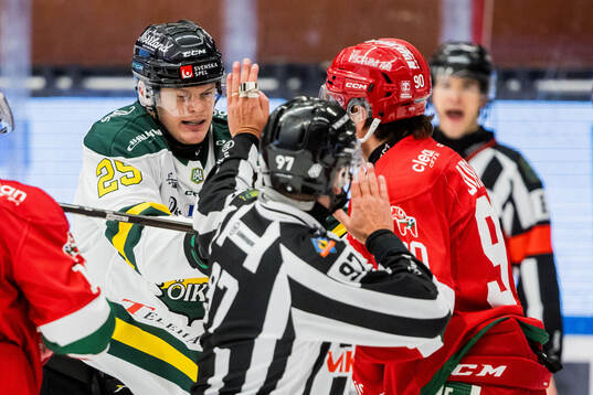 Östersund och Albin Eriksson och Moras Todd Burgess
