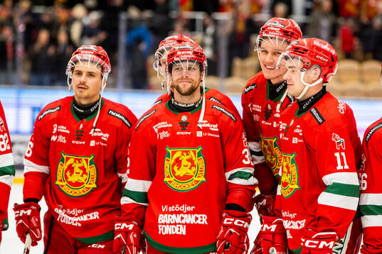 Moras spelarna jublar
